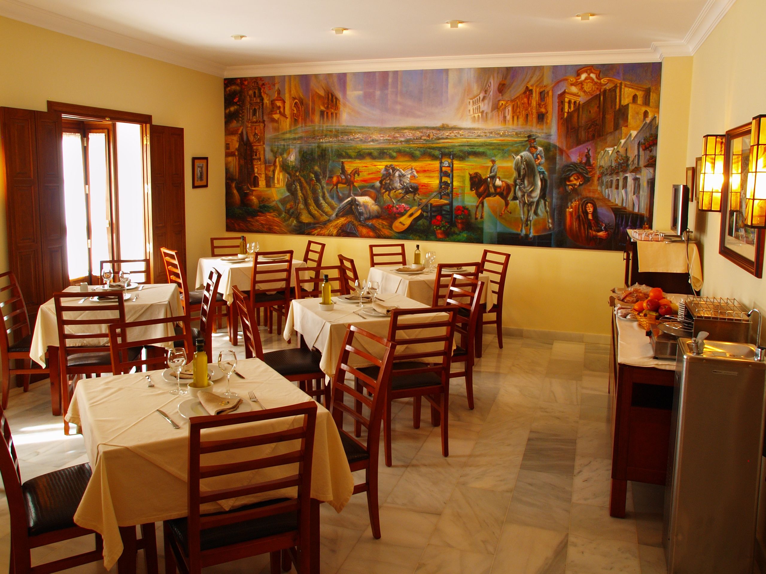 Free daily continental breakfast