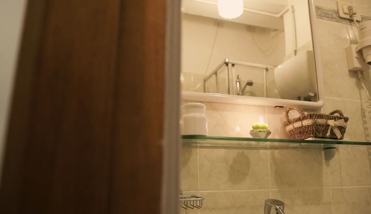 double room | bathroom | shower, free toiletries, hair dryer