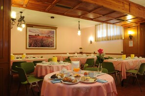 Dagelijks ontbijtbuffet inbegrepen