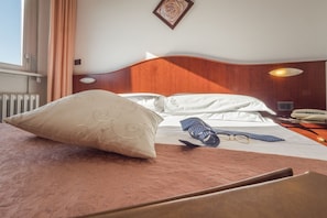 Minibar, Zimmersafe, Schreibtisch, schallisolierte Zimmer