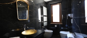 Royal Hotel