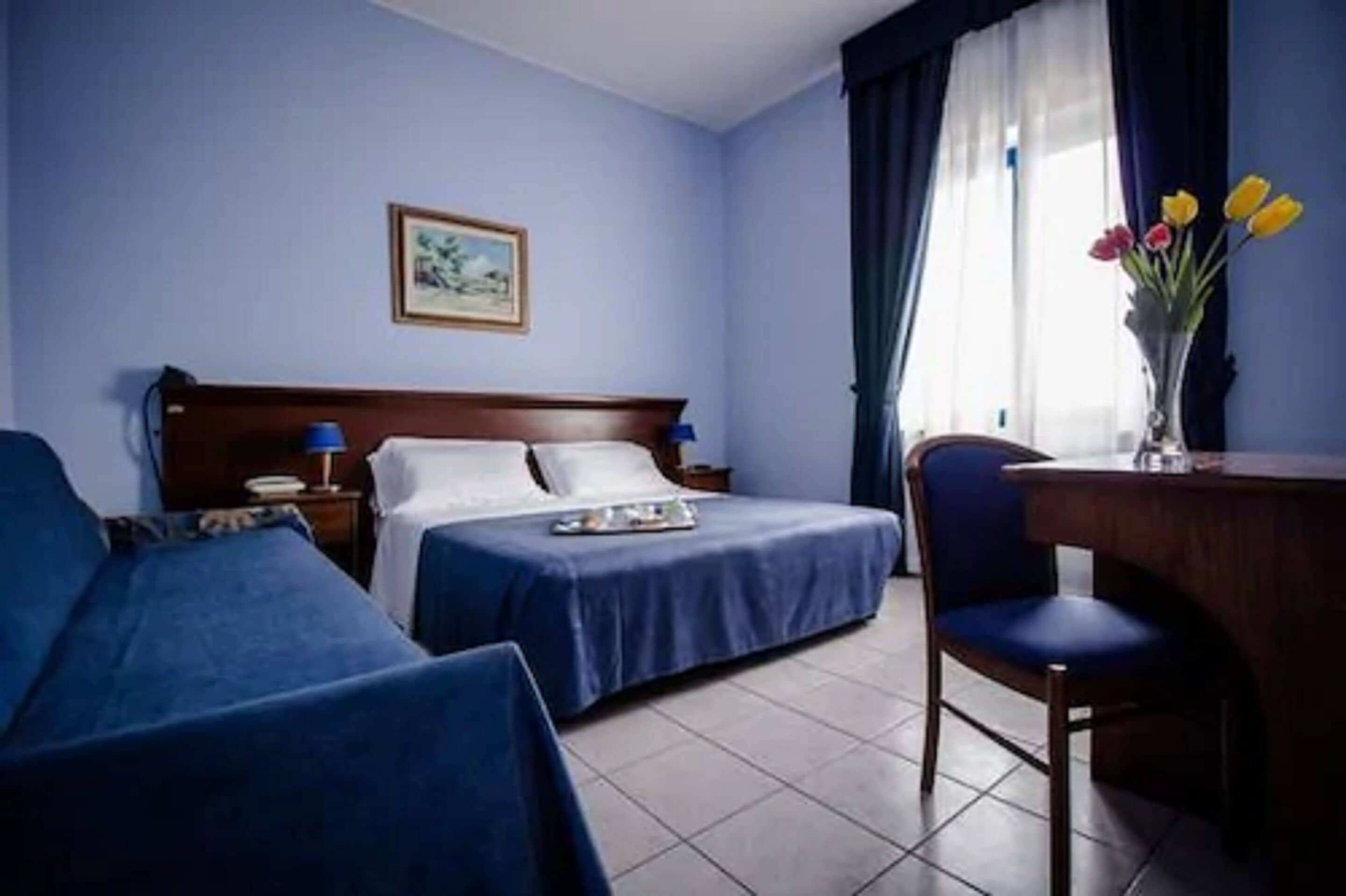 triple room | in-room safe, desk, free wifi, wheelchair access