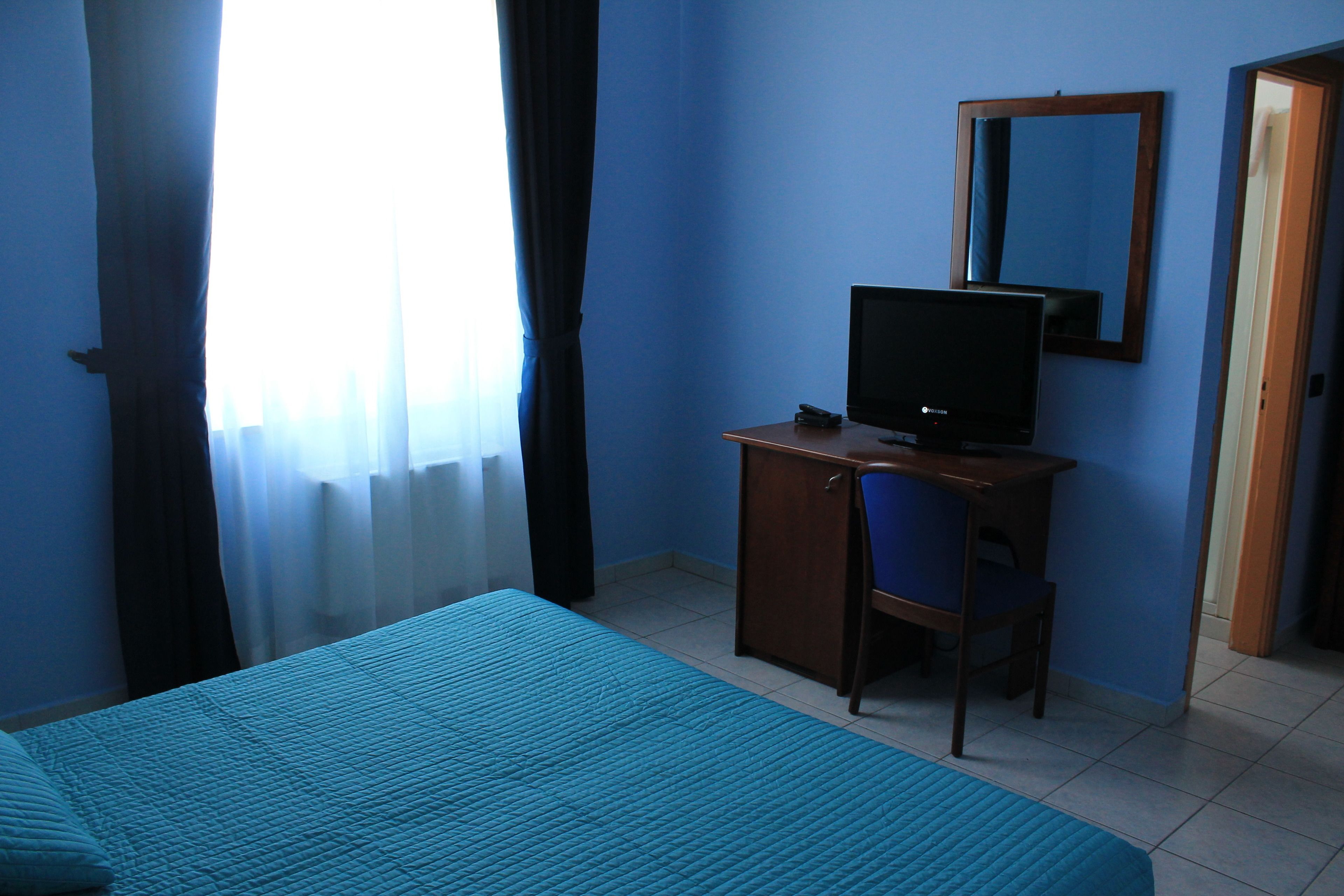 double or twin room | in-room safe, desk, free wifi, wheelchair access