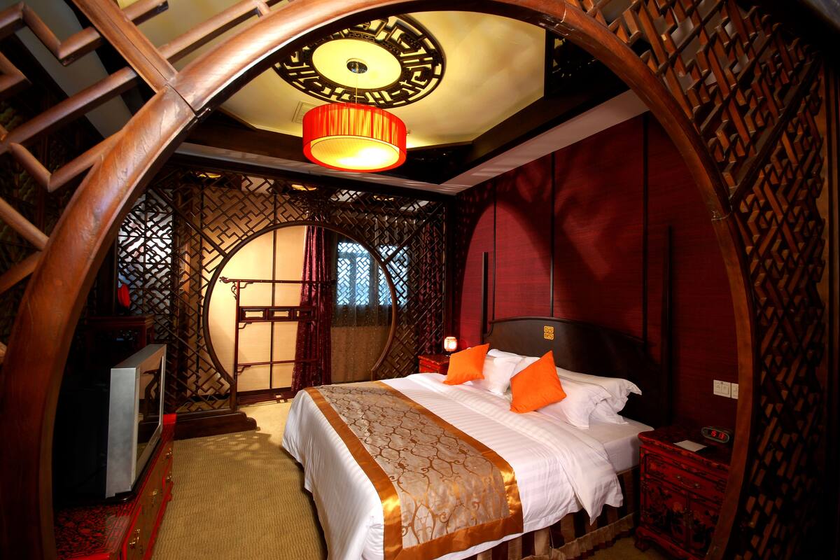 Executive Double Room | In-room safe, desk, blackout curtains, iron/ironing board