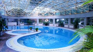 Banyera d'hidromassatge coberta