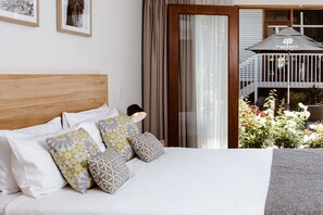 Literie de qualité supérieure, surmatelas, minibar, bureau