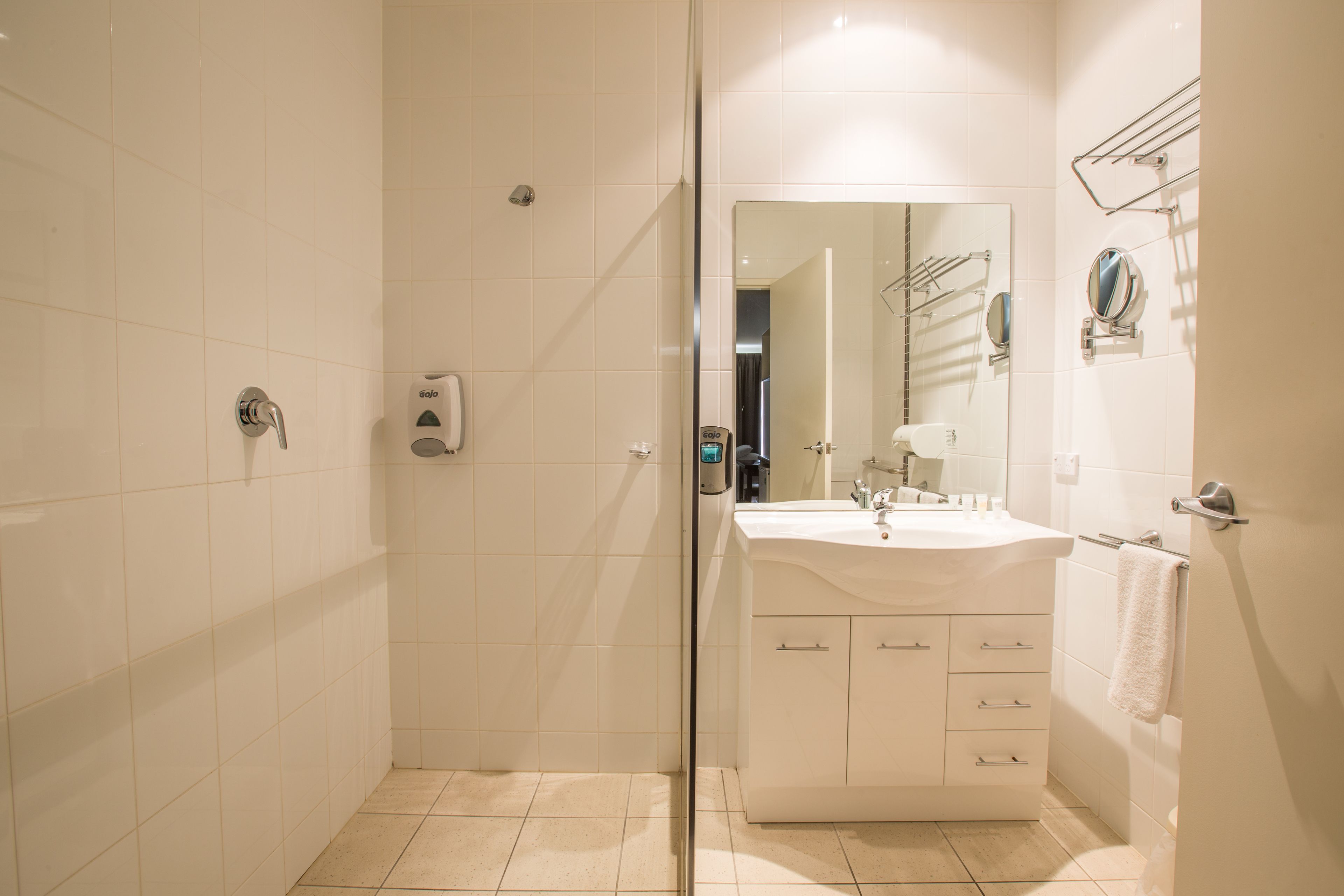 shower, free toiletries, hair dryer, towels