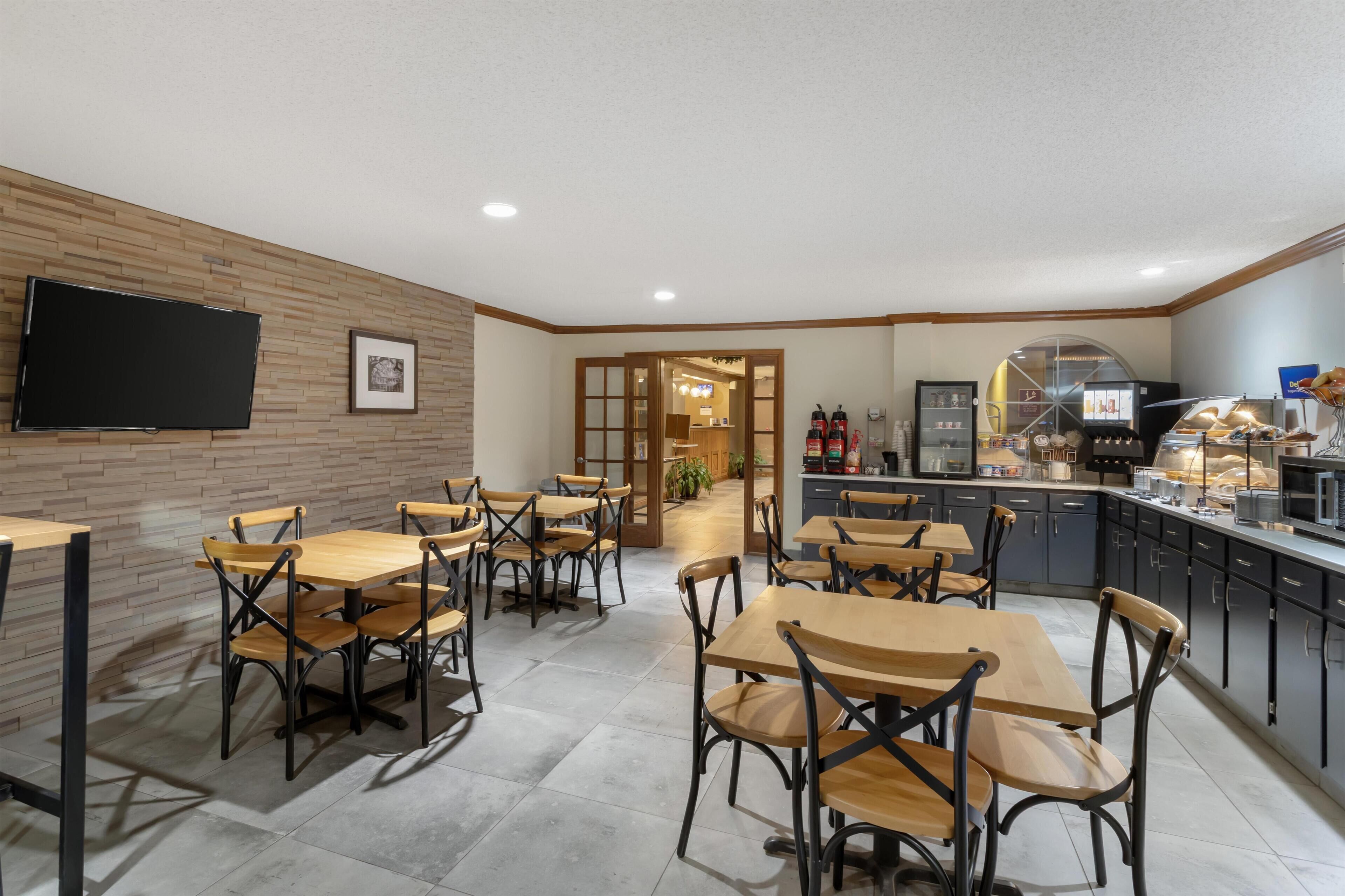 Free daily buffet breakfast