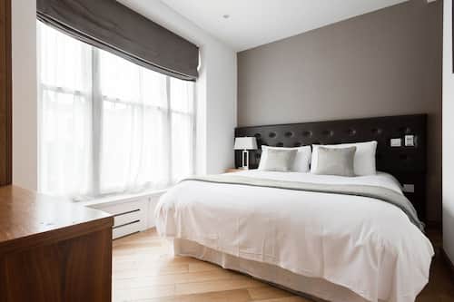 In-room safe, iron/ironing board, free WiFi, bed sheets