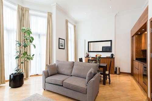 Presidential Suite, Balcony | In-room safe, iron/ironing board, free WiFi, bed sheets