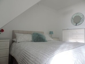 Apartamento superluxo, banheiro privativo, vista para o mar | 2 quartos