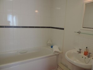 Luxury Apartment, Private Bathroom, Sea View | Bathroom