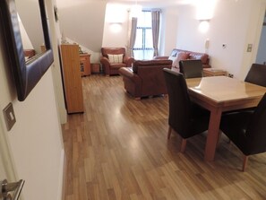 Apartamento superluxo, banheiro privativo, vista para o mar | Lounge