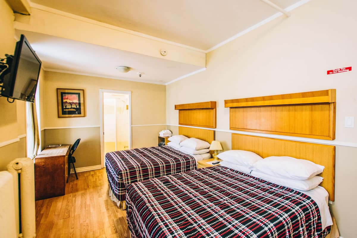 Individually decorated, blackout drapes, free WiFi, bed sheets