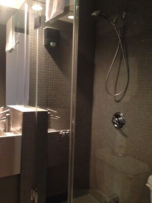 Standard Room, 1 Double Bed, Private Bathroom | Bathroom