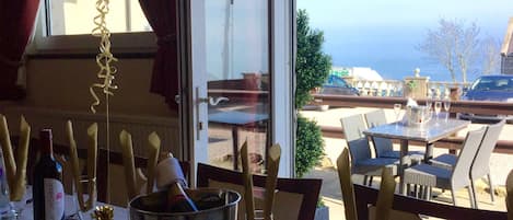 Mittagessen, Abendessen, regionale Küche, Blick aufs Meer
