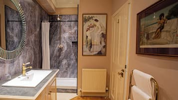 Suite (Horsley) | Kamar mandi | Pengering rambut, handuk, sabun, dan sampo