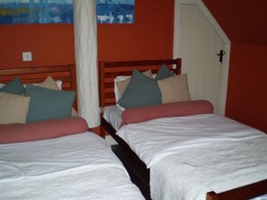 Twin Room, 2 Twin Beds, Ensuite