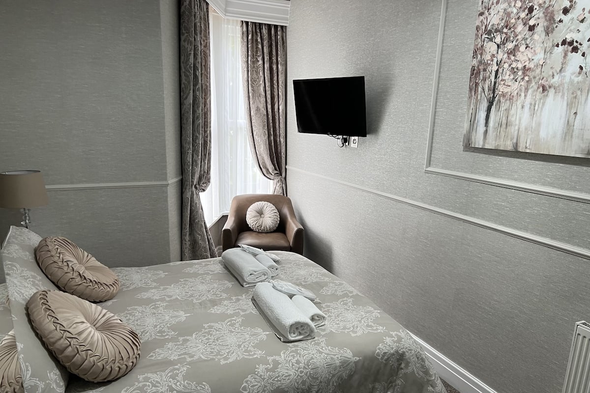 Kamar Double Standar, kamar mandi umum