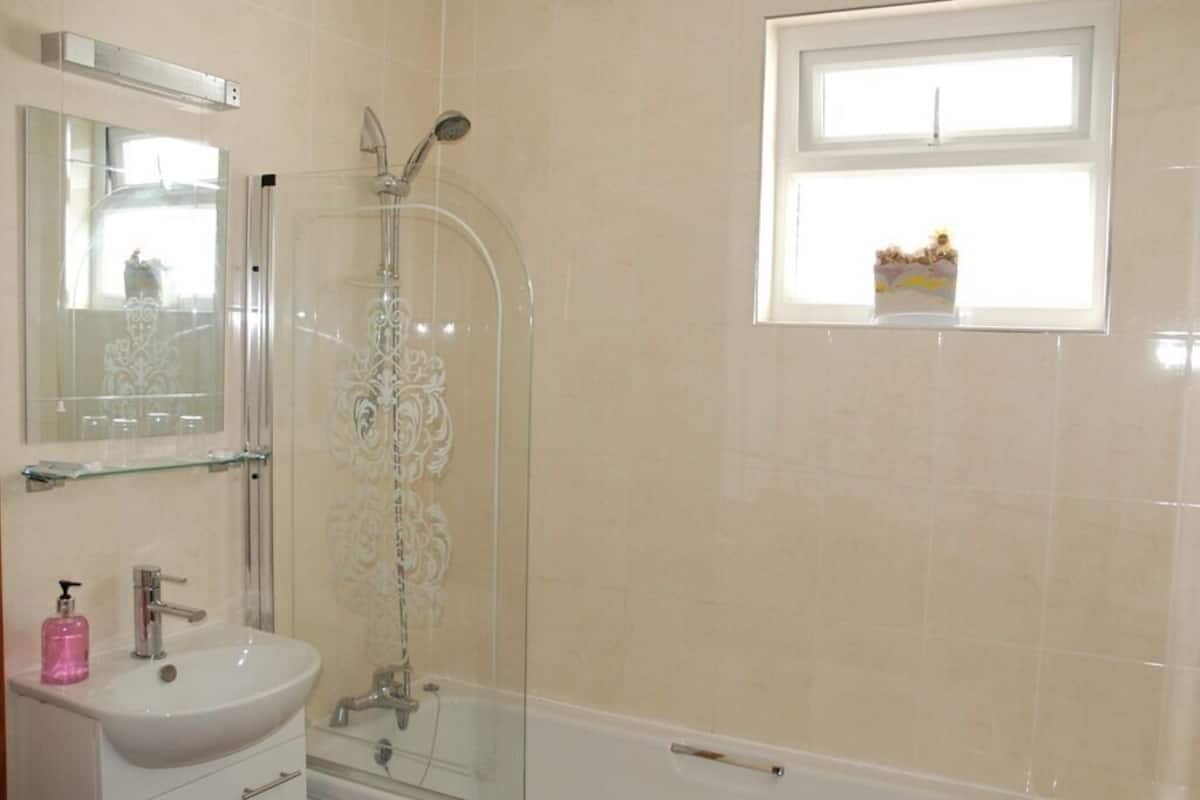 Kamar Twin Standar, kamar mandi umum | Kamar mandi