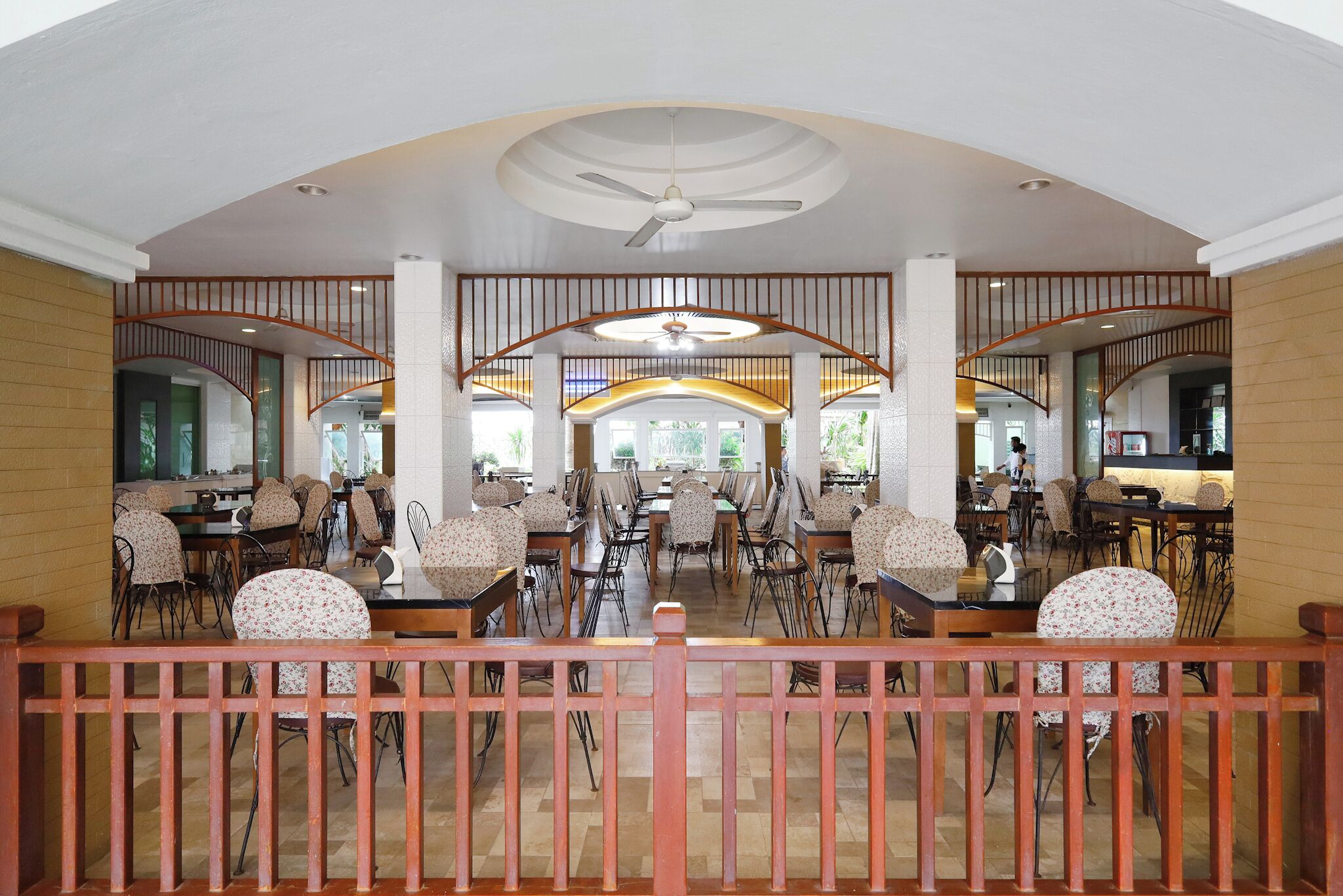 每日供应自助式早餐（每人 THB 150）