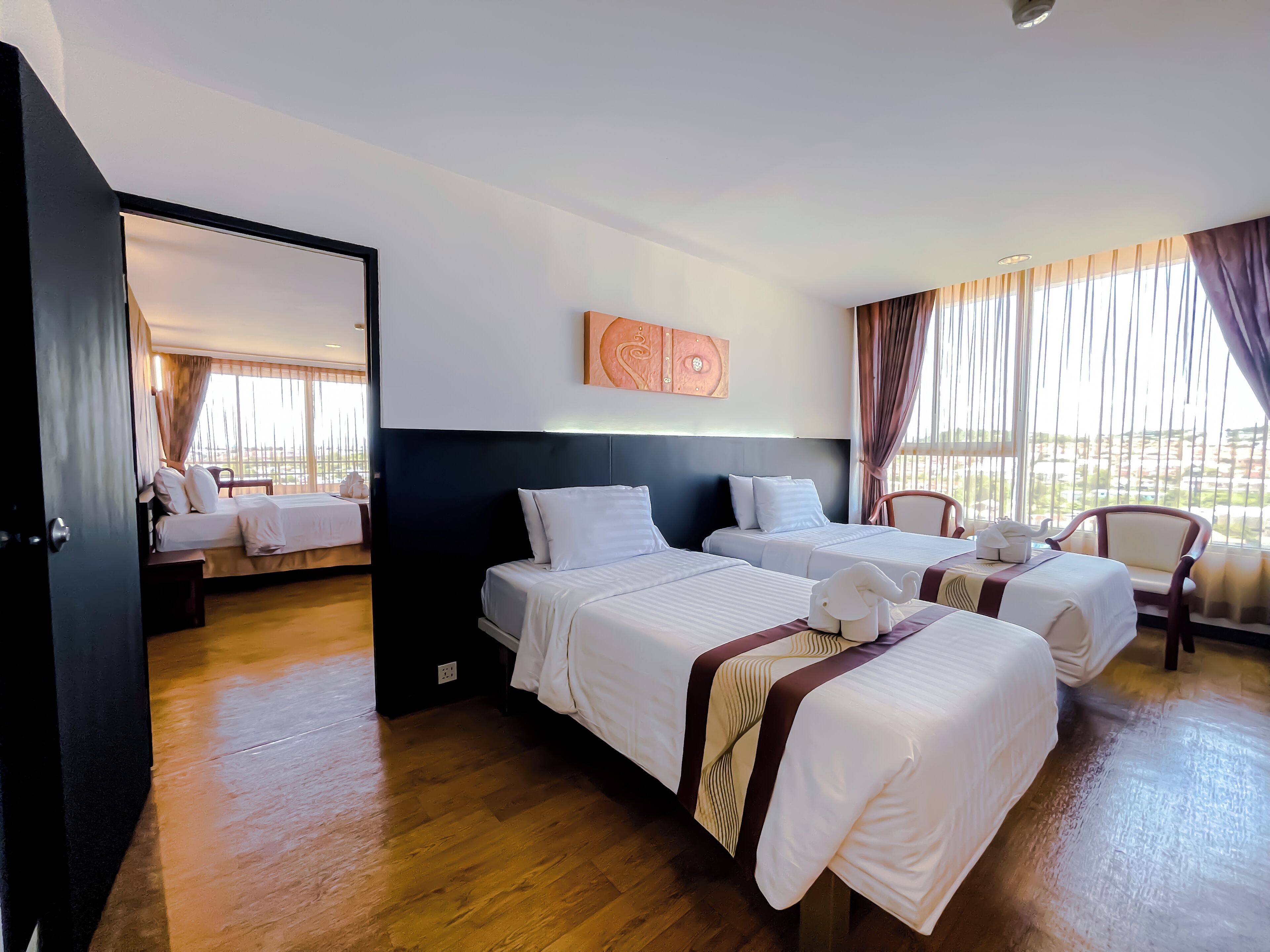 家庭房, 多张床 | 办公桌、笔记本电脑工作区、遮光窗帘、免费 WiFi