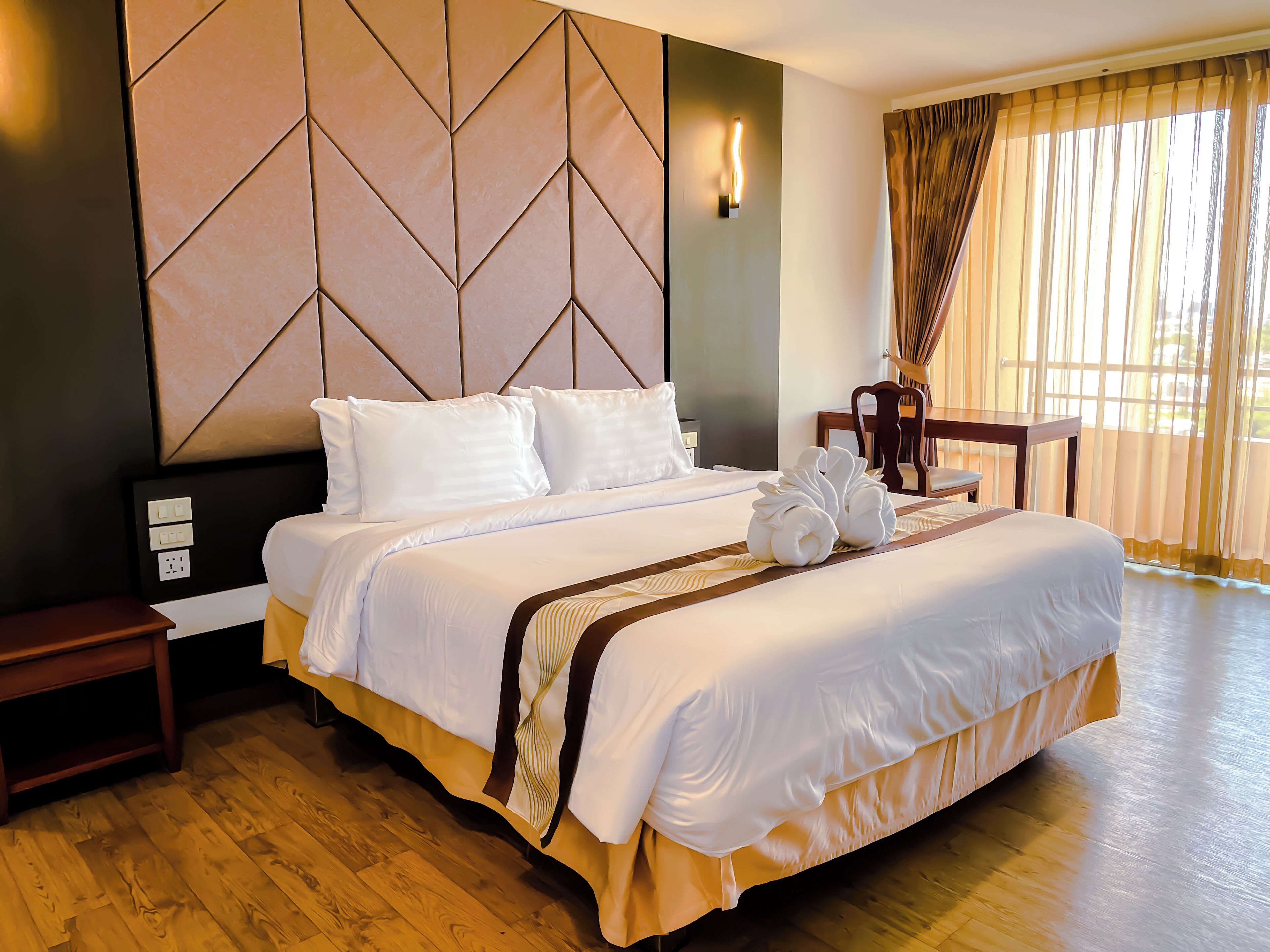 家庭房, 多张床 | 办公桌、笔记本电脑工作区、遮光窗帘、免费 WiFi