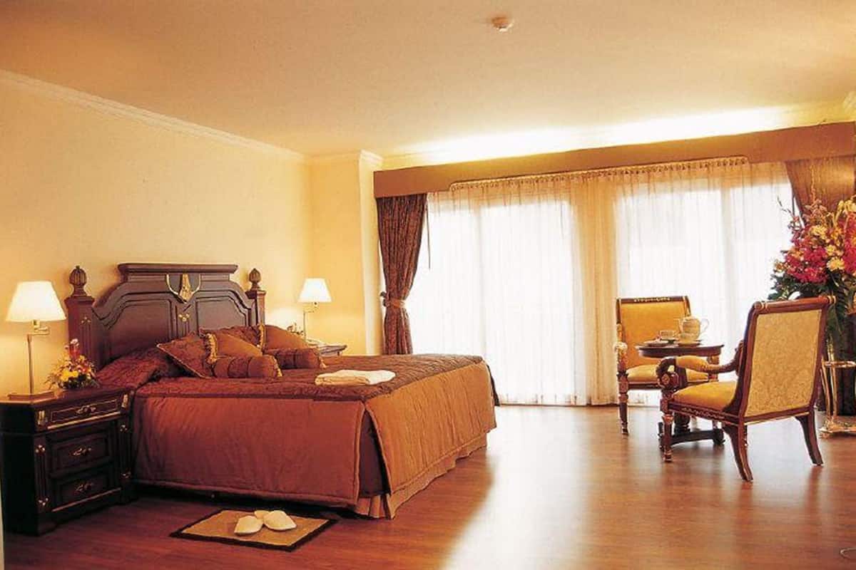 Suite Deluxe, 2 camere da letto | 2 camere, minibar, una cassaforte in camera, una scrivania