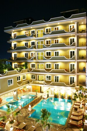 View from property - LK Royal Suite Pattaya (Pattaya)