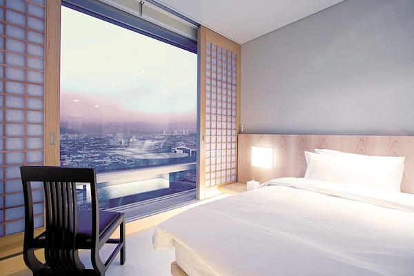 1 habitación, ropa de cama de alta calidad y minibar