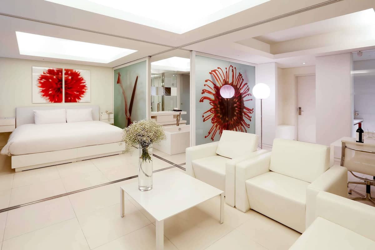 Svit - 1 kingsize-säng (Residential) | 1 sovrum, sängtillbehör av högsta kvalitet och minibar