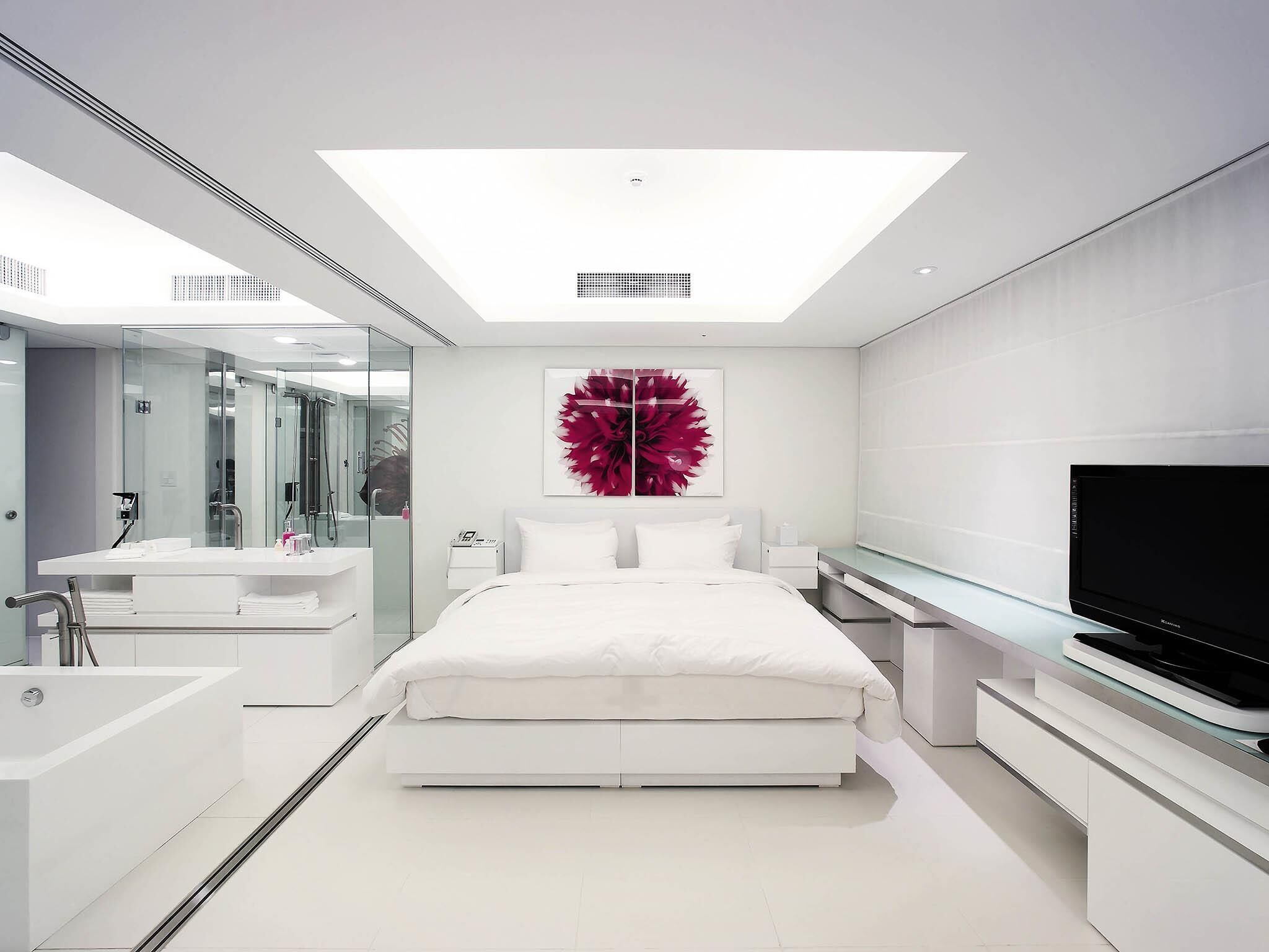 Suite, 1 King Bed (Residential) | Premium bedding, minibar, in-room safe, individually decorated