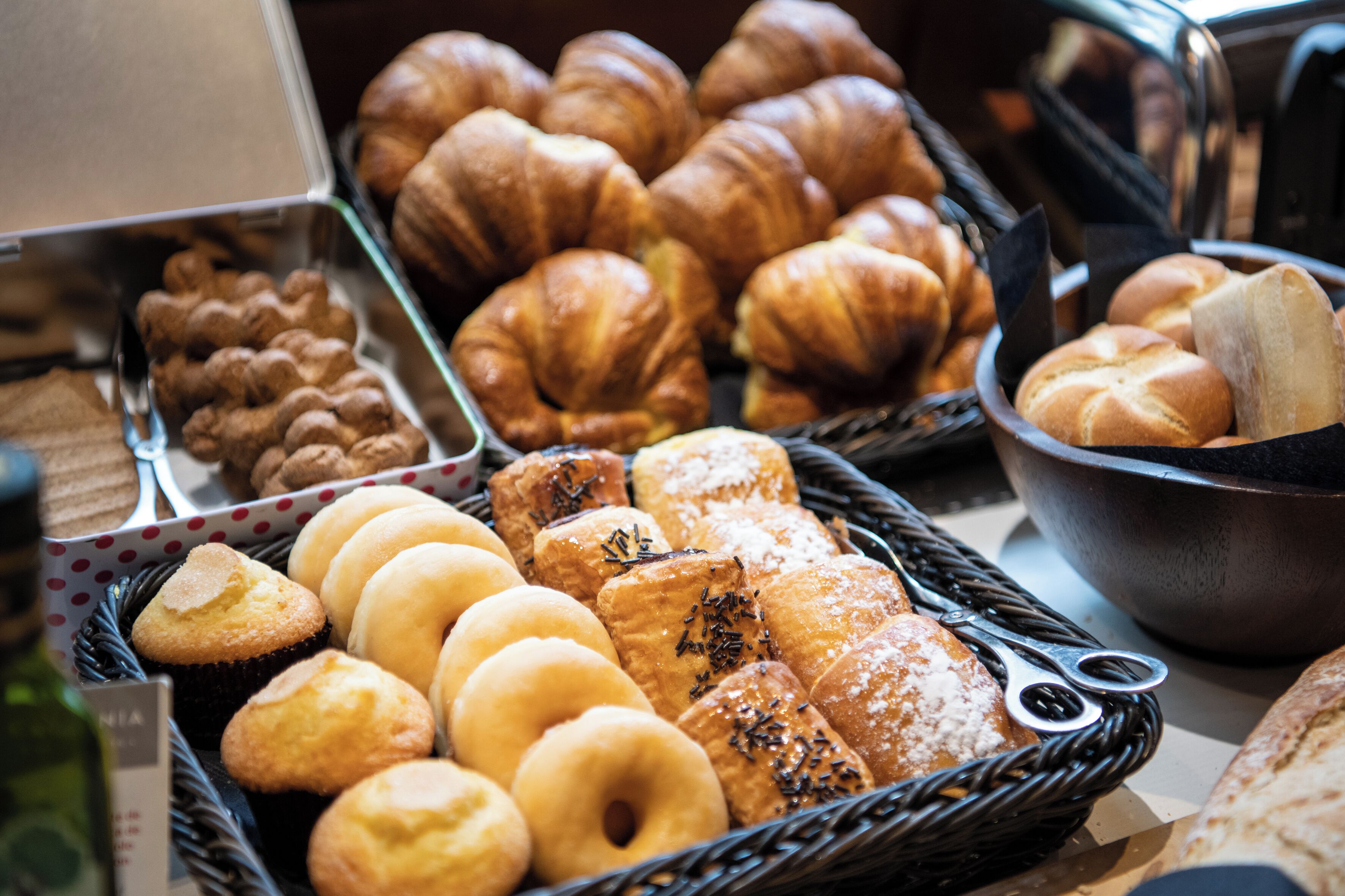 daily buffet breakfast (eur 19 per person)