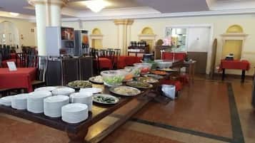 Petit déjeuner buffet compris