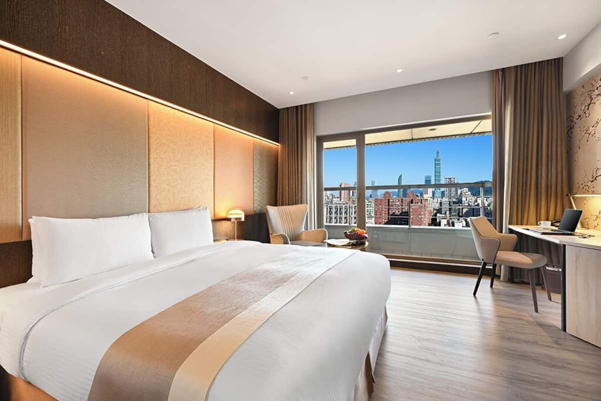 101 View King Room