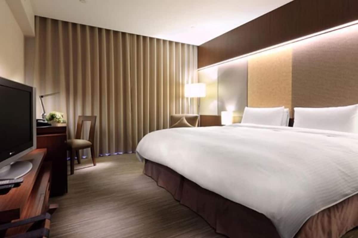 Minibar, in-room safe, blackout curtains, soundproofing