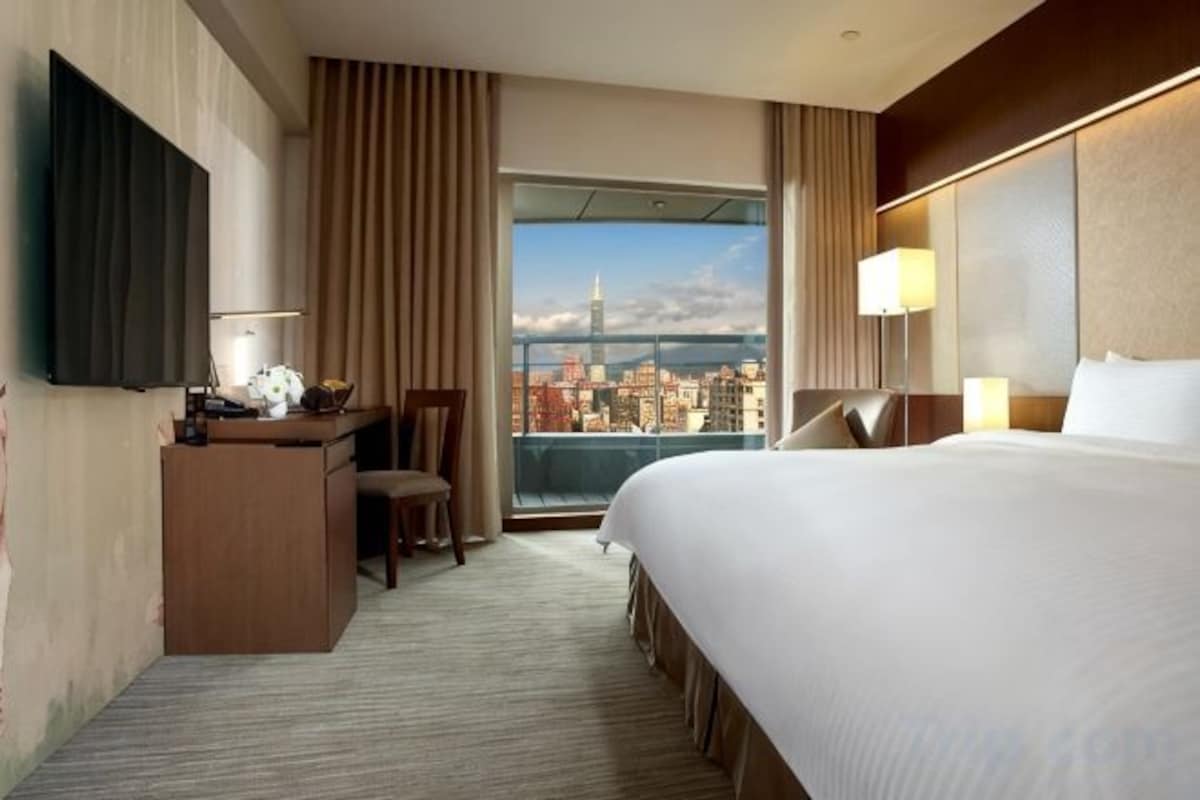 Minibar, in-room safe, blackout curtains, soundproofing