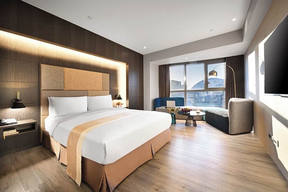 Deluxe Room, 1 Queen Bed