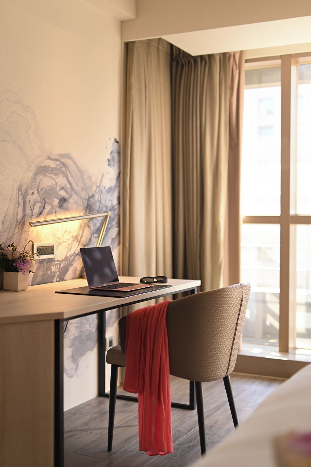 superior king room | minibar, in-room safe, blackout curtains, soundproofing