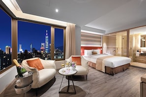 Executive 101 View Room | Minibar, in-room safe, blackout drapes, soundproofing