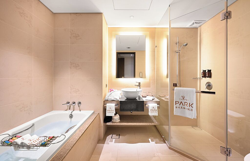 separate bathtub and shower, deep-soaking bathtub, free toiletries