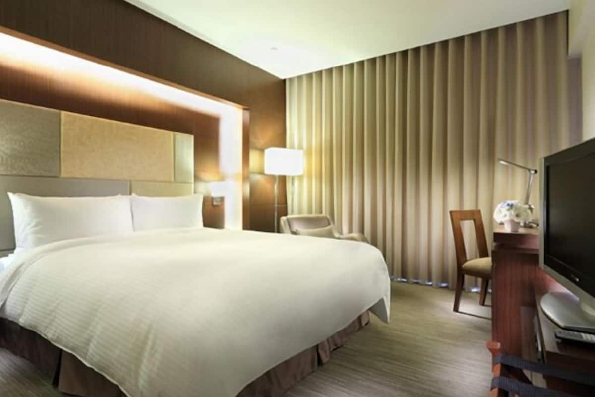 Minibar, in-room safe, blackout curtains, soundproofing