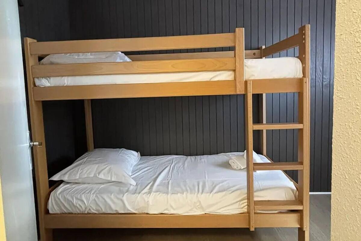 Soundproofing, bed sheets