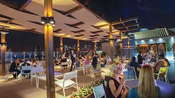 3 restaurants servant le petit déjeuner, spécialités Cuisine chinoise