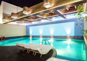 Outdoor pool, sun loungers