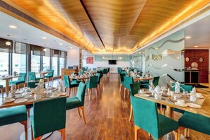 Dining - Fortune Select Metropolitan (Jaipur)