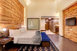 In-room safe, desk, iron/ironing board, free WiFi - Fortune Select Metropolitan (Jaipur)