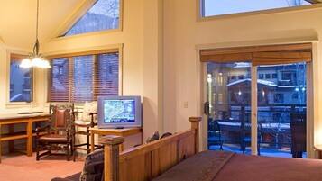 Phòng, 2 giường cỡ queen, Không hút thuốc (Bronze) | Truy cập Internet không dây miễn phí