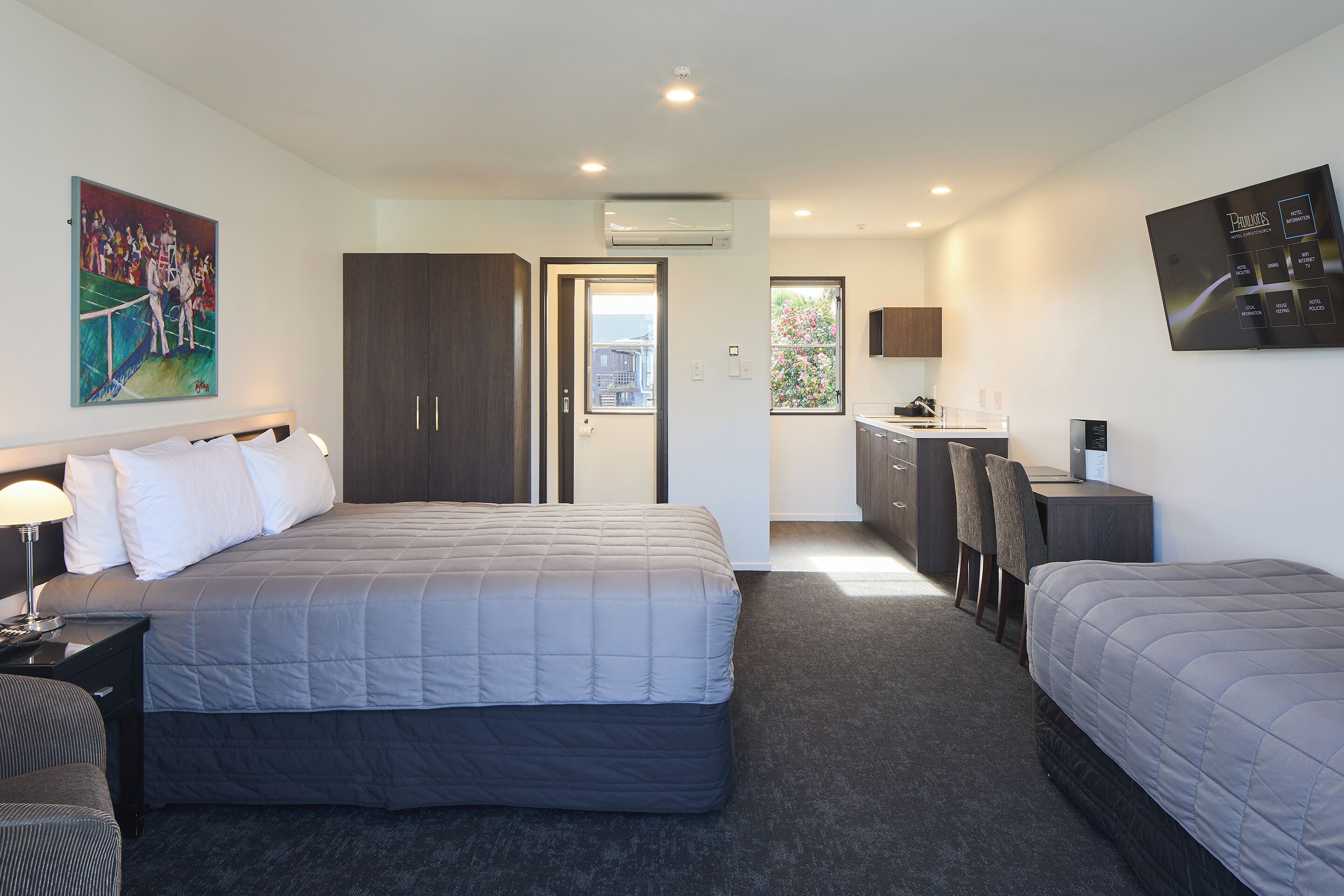 superior studio | 1 bedroom, minibar, in-room safe, desk