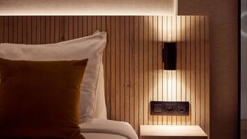 Ropa de cama de alta calidad, minibar, escritorio y cortinas blackout